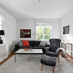 Family 4-Bedroom Villa With Fireplace And Sauna