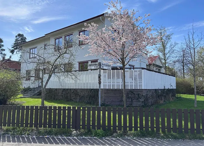 Rymlig Villa Naera Stad Och Natur