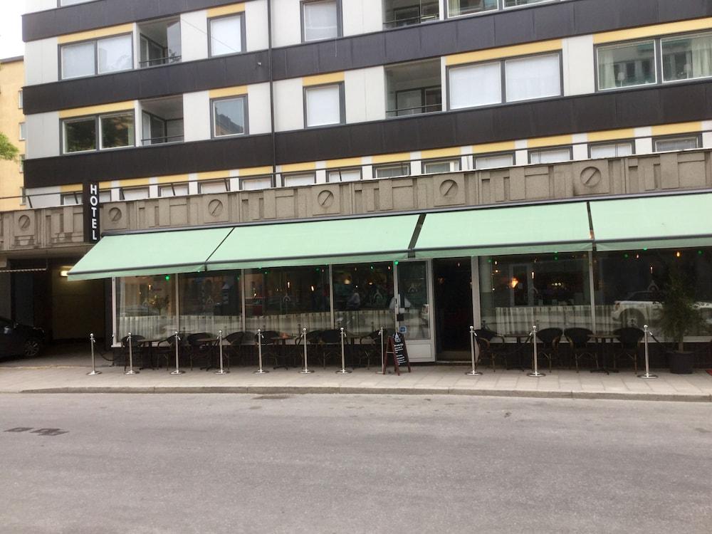 Point Hotel