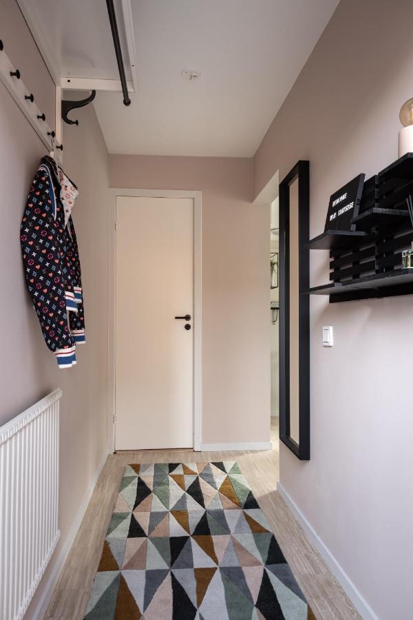 Peaceful Scandinavian Studio - 19mins From City Centre Lägenhet