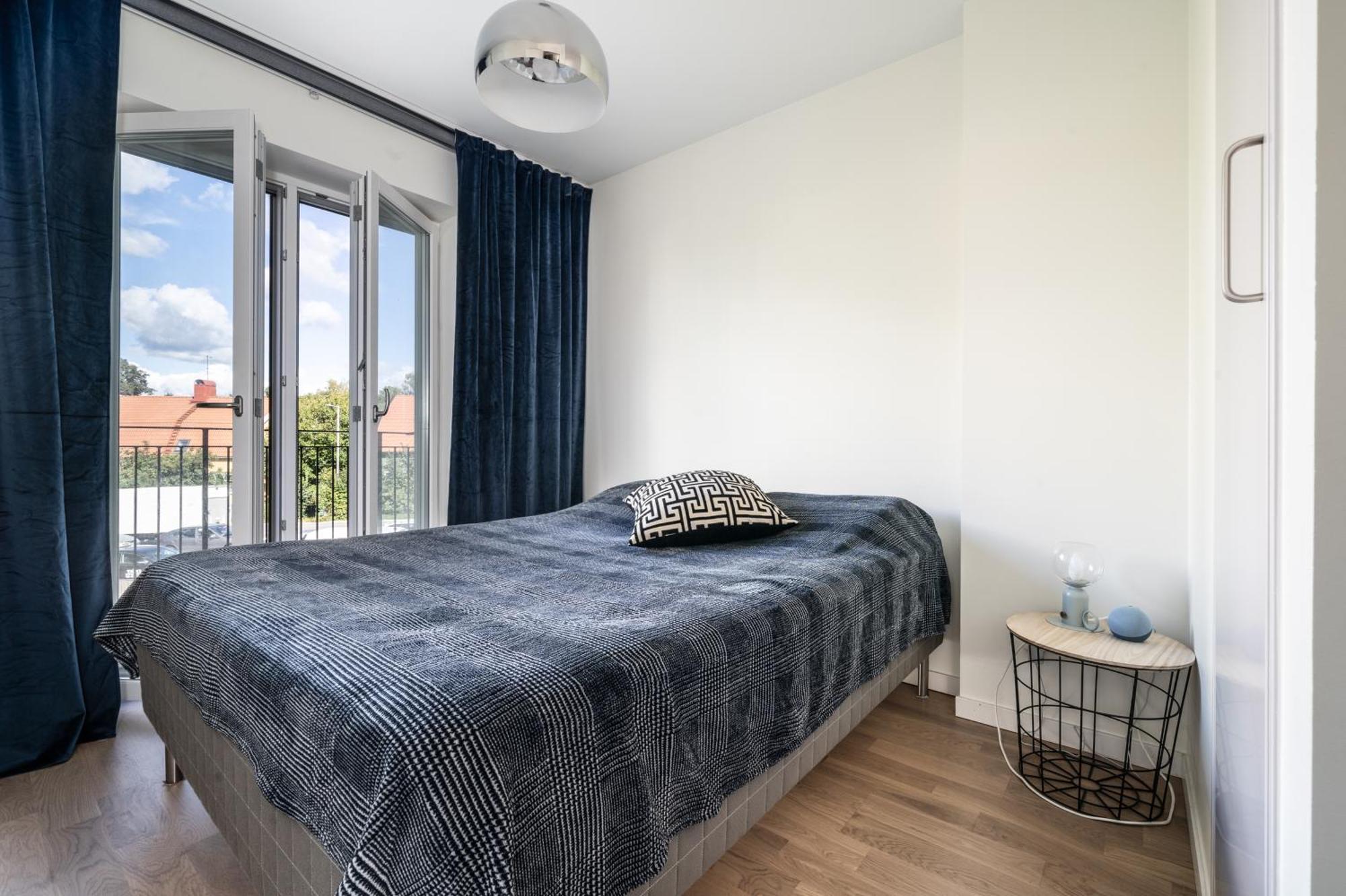 2 Bedroom Cozy In Bromma Apartment