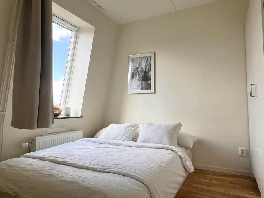 Apartment Trerumslaegenhet Belaegen Med Bubbelpool