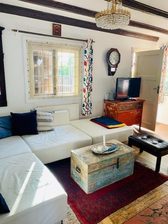 Awesome In With 1 Bedrooms And Wifi *