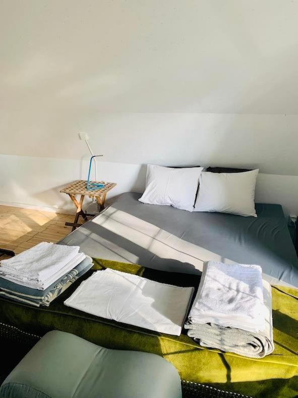 Awesome In With 1 Bedrooms And Wifi *