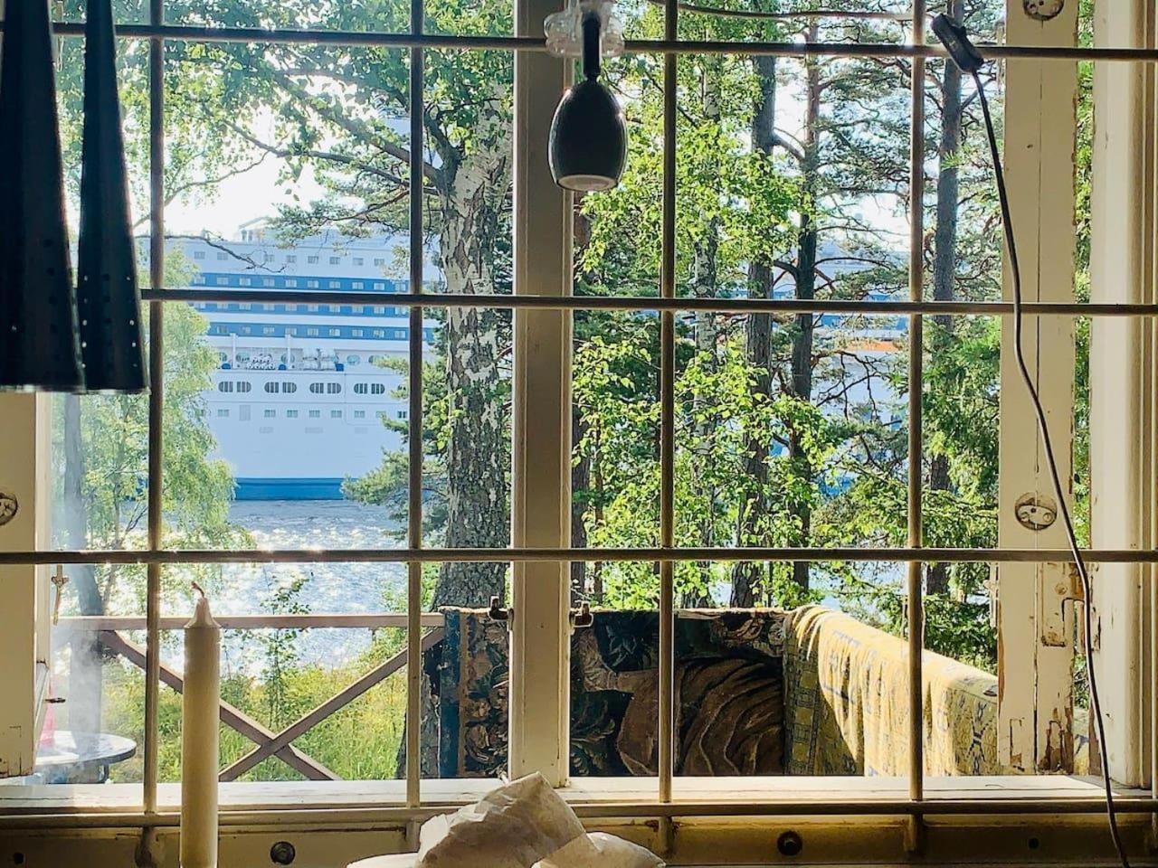 Awesome In With 1 Bedrooms And Wifi *