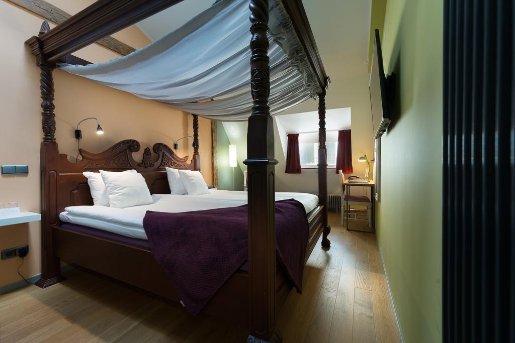 Hotel Hellstens Glashus 3*