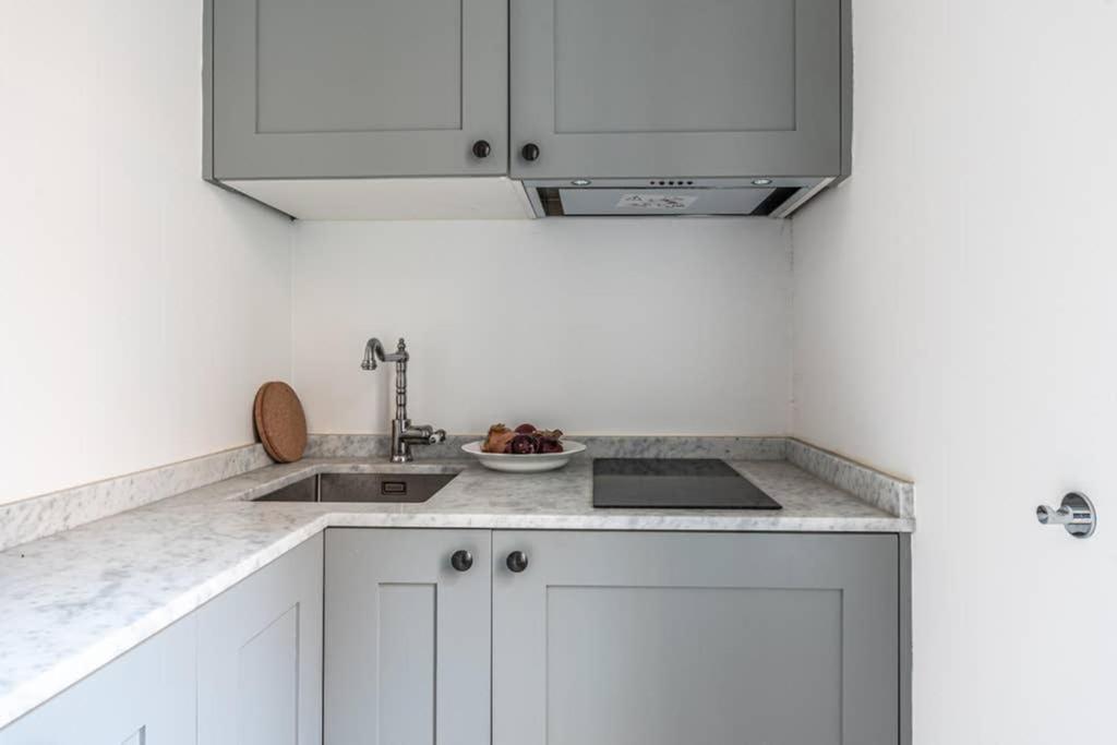 Outstanding Soho Studio Apartment *