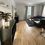Trivsamma Laegenheter Med Fri Parkering