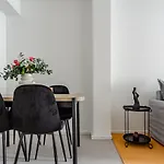 Modern Charm Stylish Studio In Sodermalm