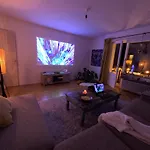Mysig Och Lung Laegenhet Med Balkong Naera Stockholm!