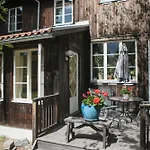 B&B Eco-Village 12 Min From City