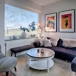 Spacious 5 Bedroom House In Stockholm