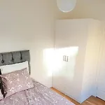 Spacious Apartment Close To Stockholm City & Mall