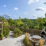 Eagles Nest, A Guest Suite By The Lake