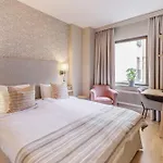 Home Hotel Wellington