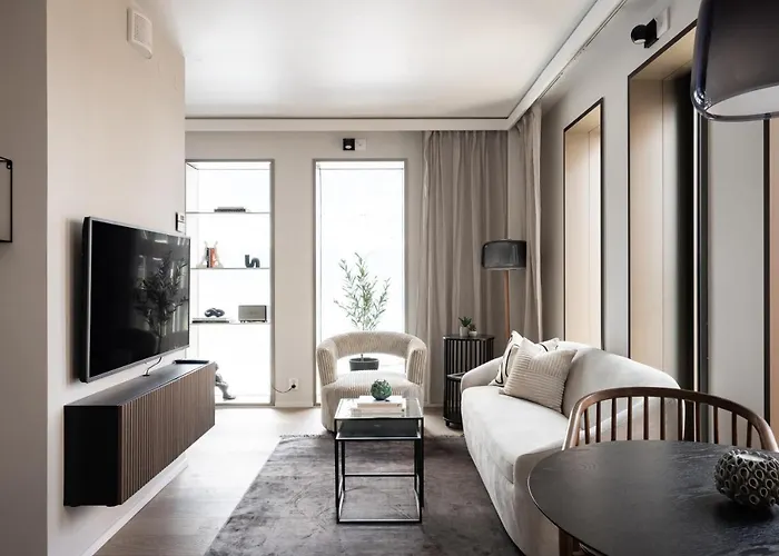 Norra Station Executive Suite - 3Km From City Centre