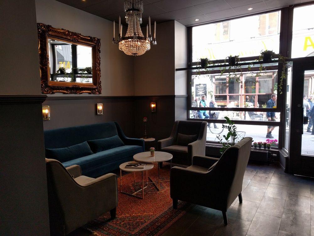Queen's By First Hotel 3*