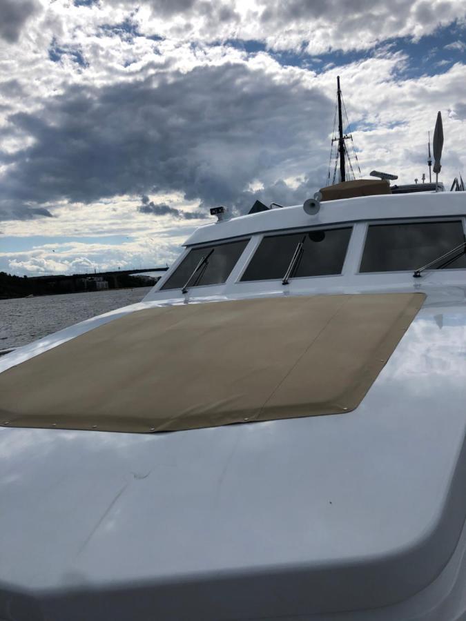 Luxurious Yacht Botel