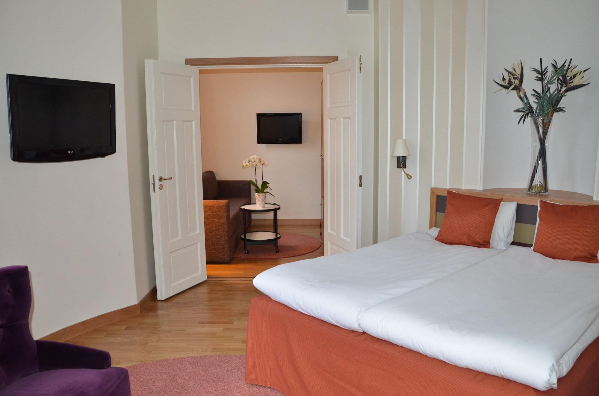 Hotel Elite Adlon 4*