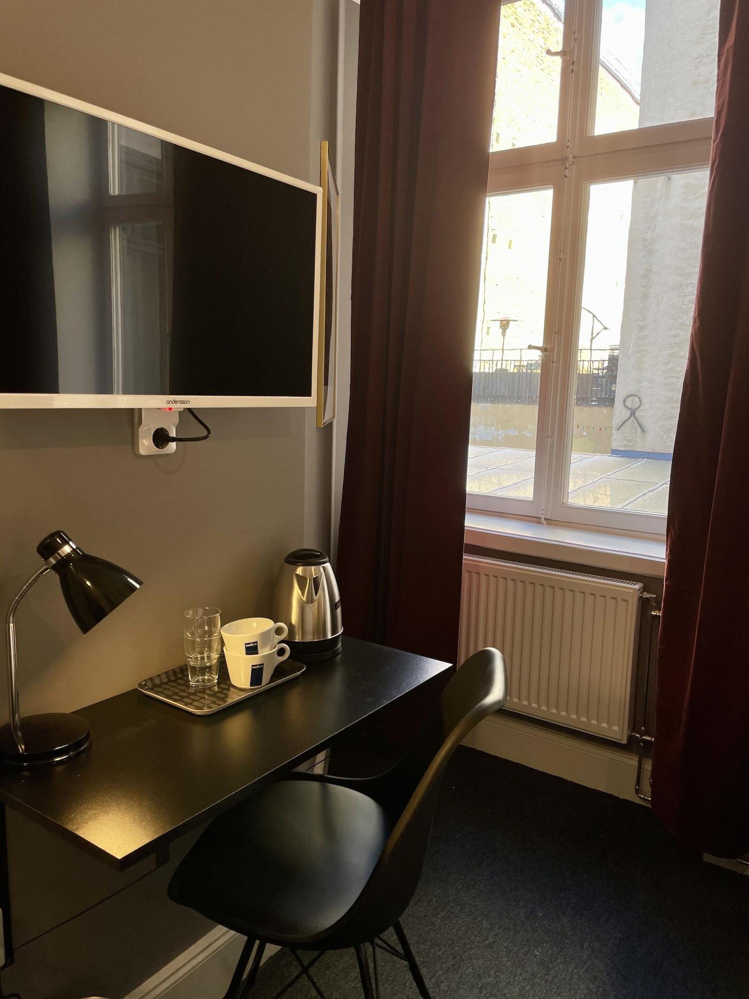 Unique Jungfrugatan 4*