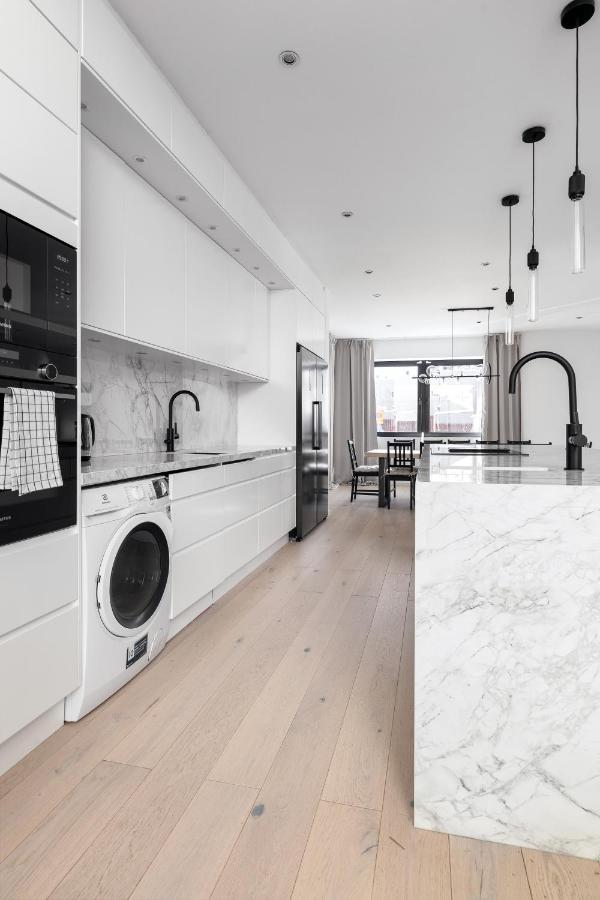 Villa Stylish And Spacious Family
