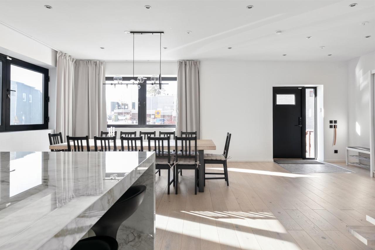 Stylish And Spacious Family Stockholm