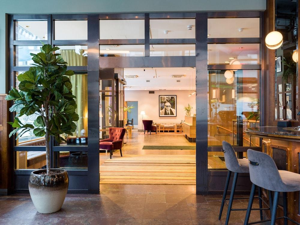 Elite Adlon Hotel 4*
