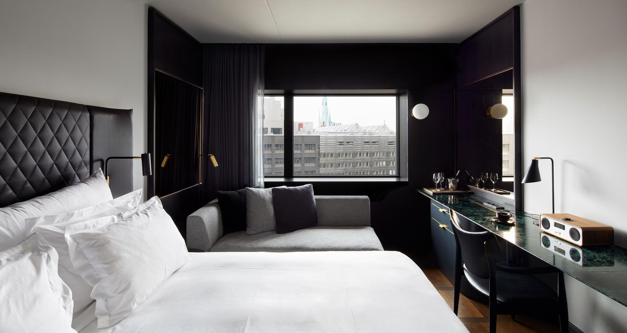 Hotel At Six 5*