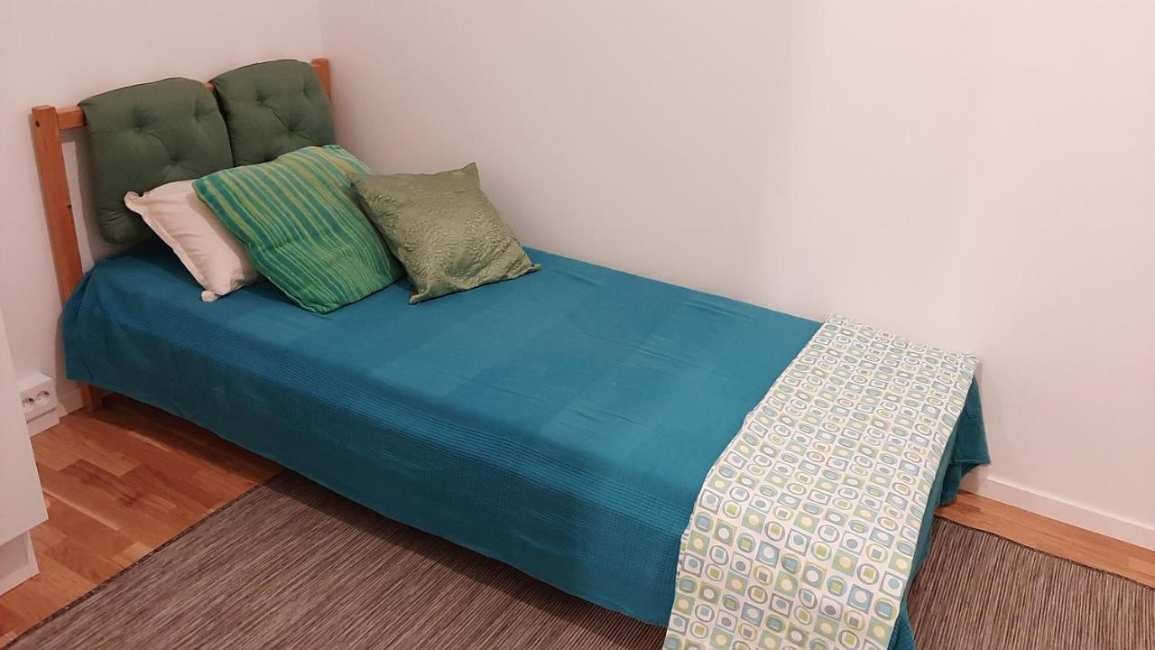 Private In Shared Lovely, Amazing, Modern +garden +bbq Homestay