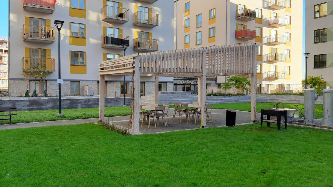 Private In Shared Lovely, Amazing, Modern +garden +bbq *