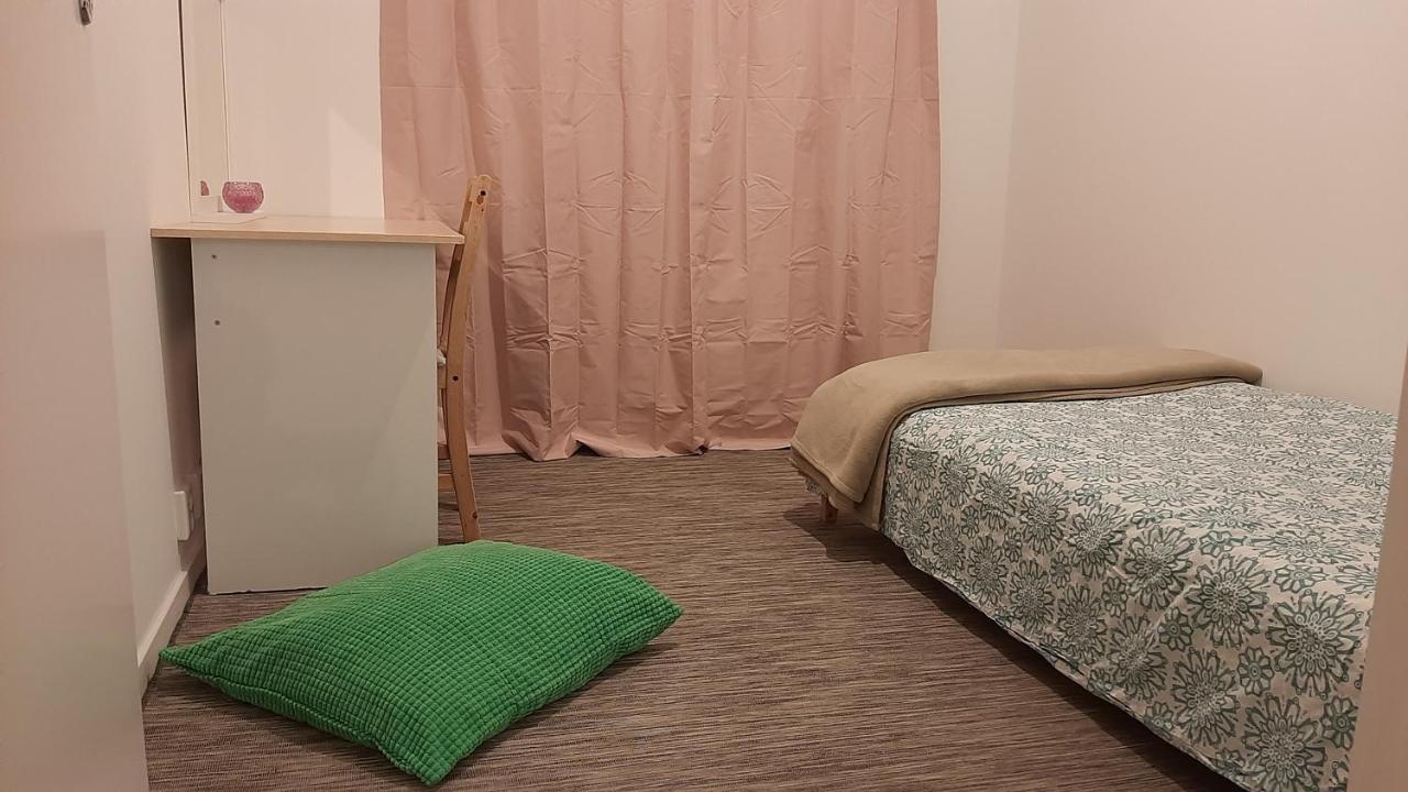 Private In Shared Lovely, Amazing, Modern +garden +bbq Homestay *
