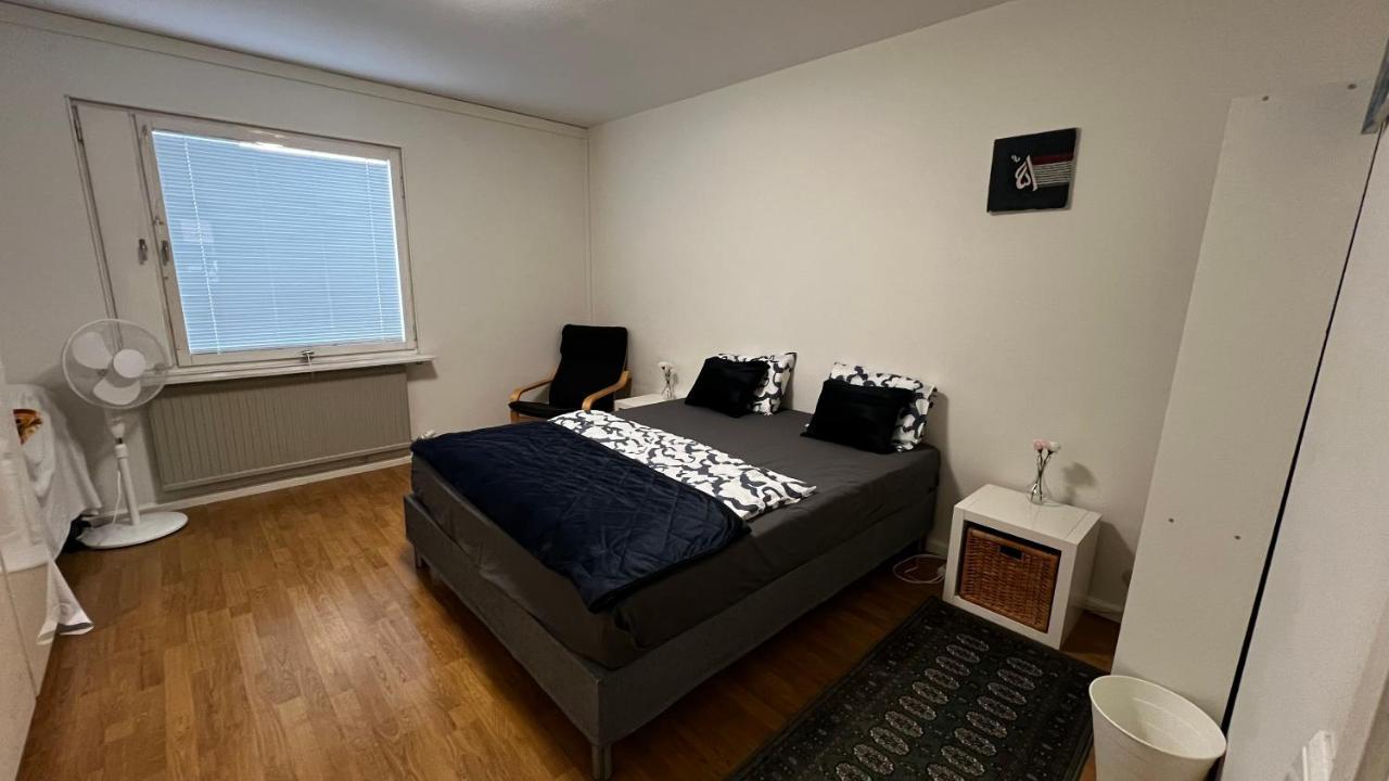 Cozy In Kungsangen-read Host Info *