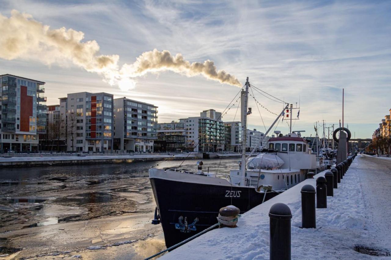 Modern Charm Stylish In Sodermalm Apartamento *