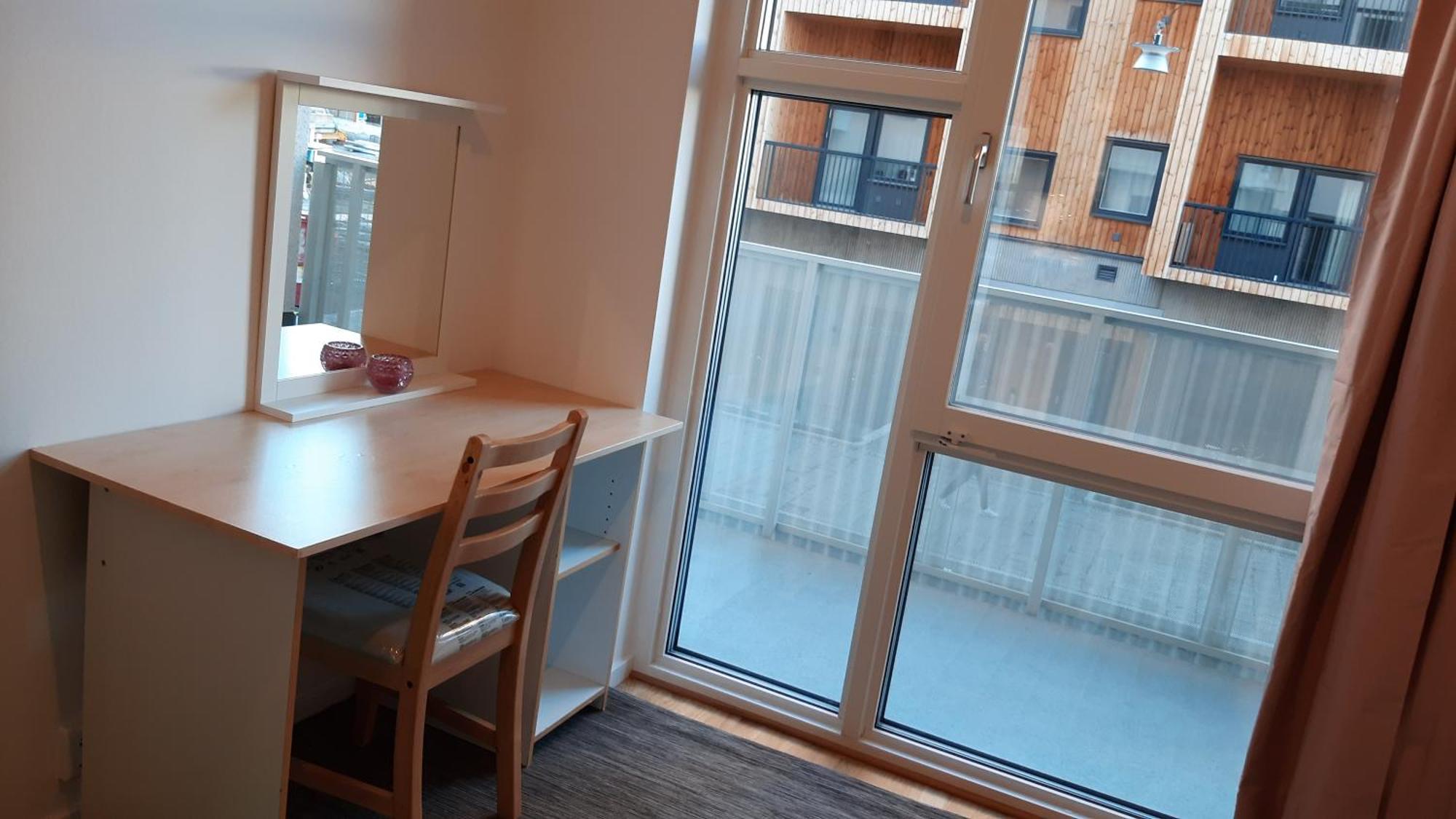 Private In Shared Lovely, Amazing, Modern +garden +bbq Homestay Stockholm