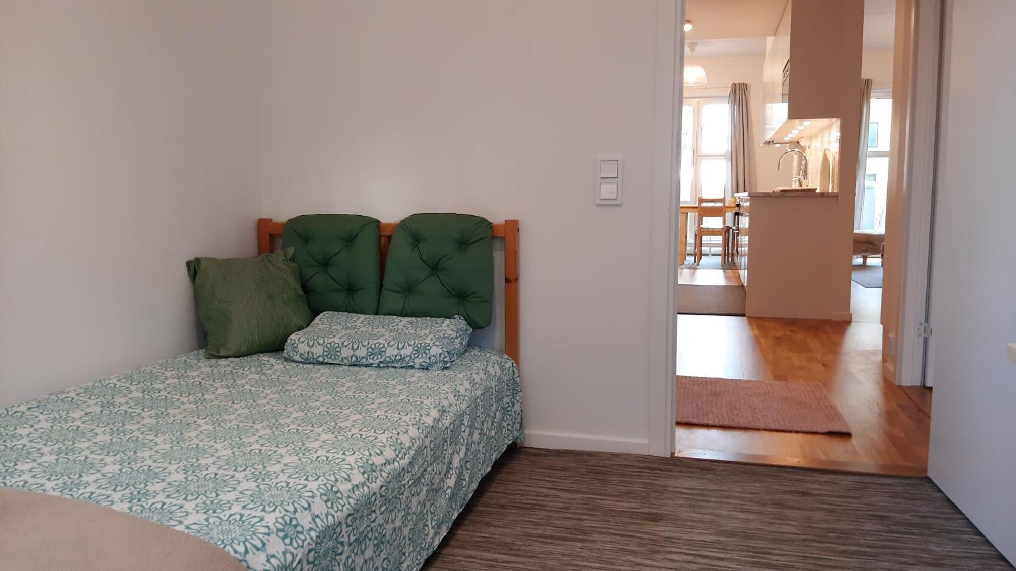 Homestay Private In Shared Lovely, Amazing, Modern +garden +bbq *