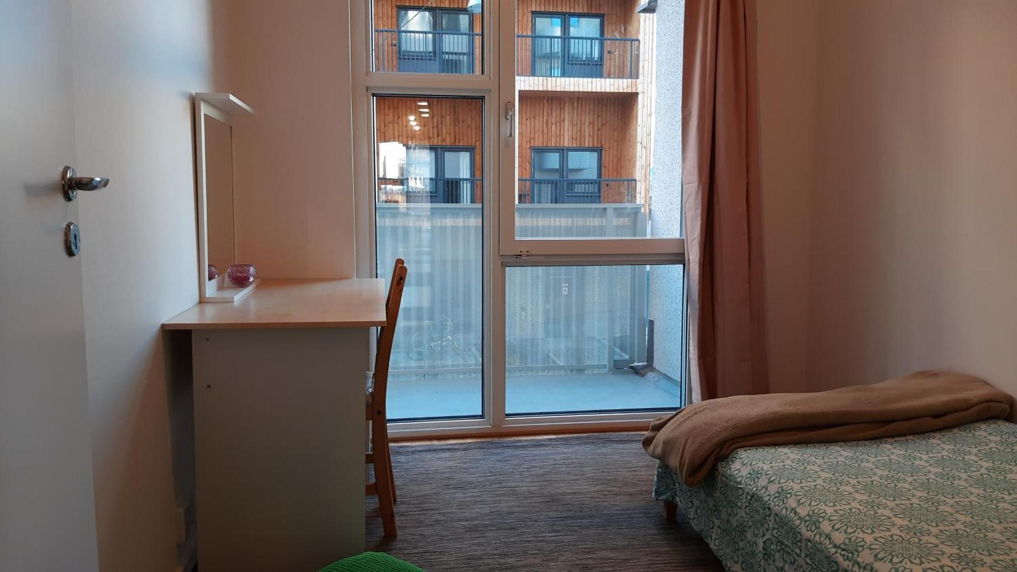 Homestay Private In Shared Lovely, Amazing, Modern +garden +bbq