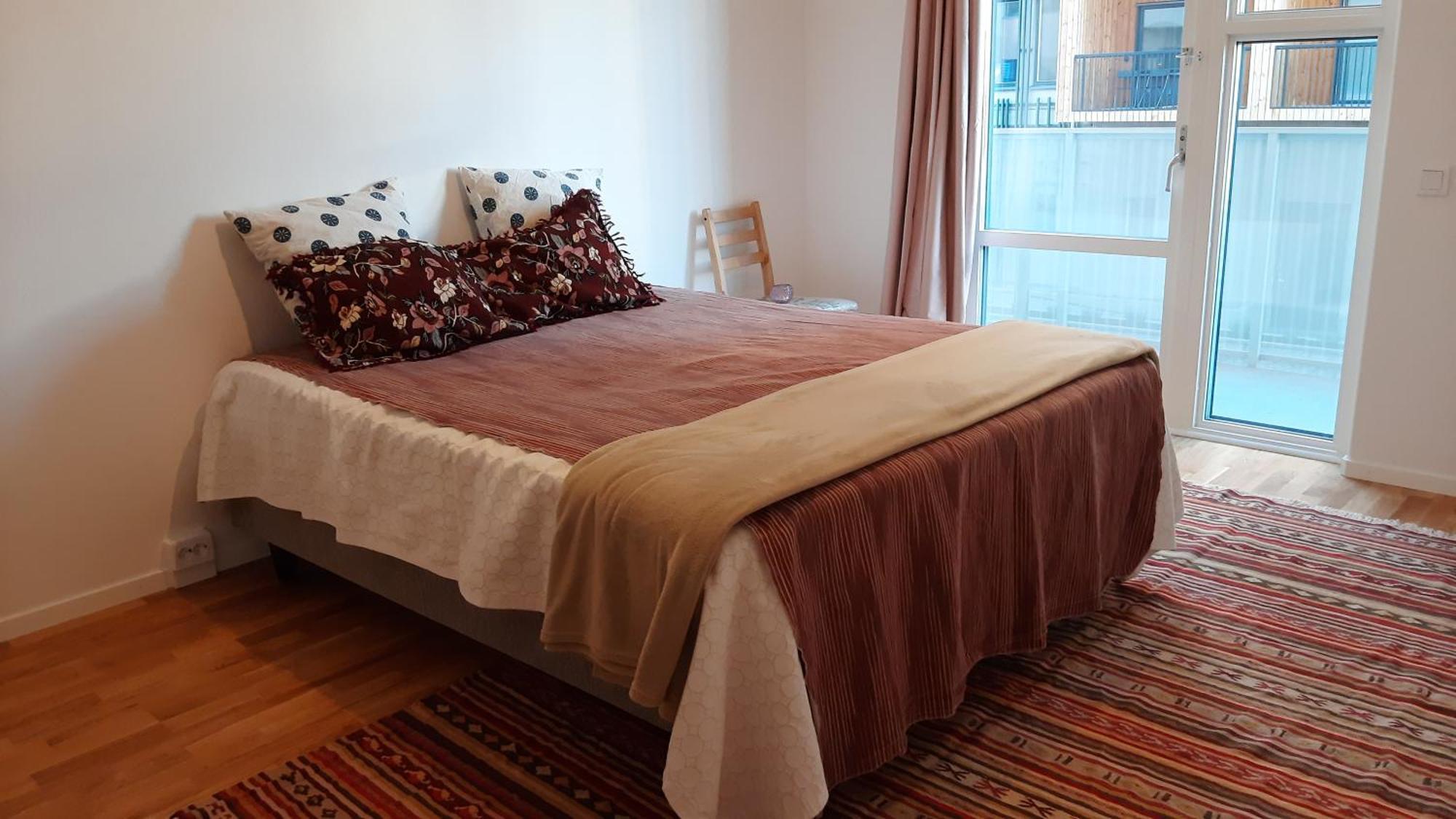 Private In Shared Lovely, Amazing, Modern +garden +bbq