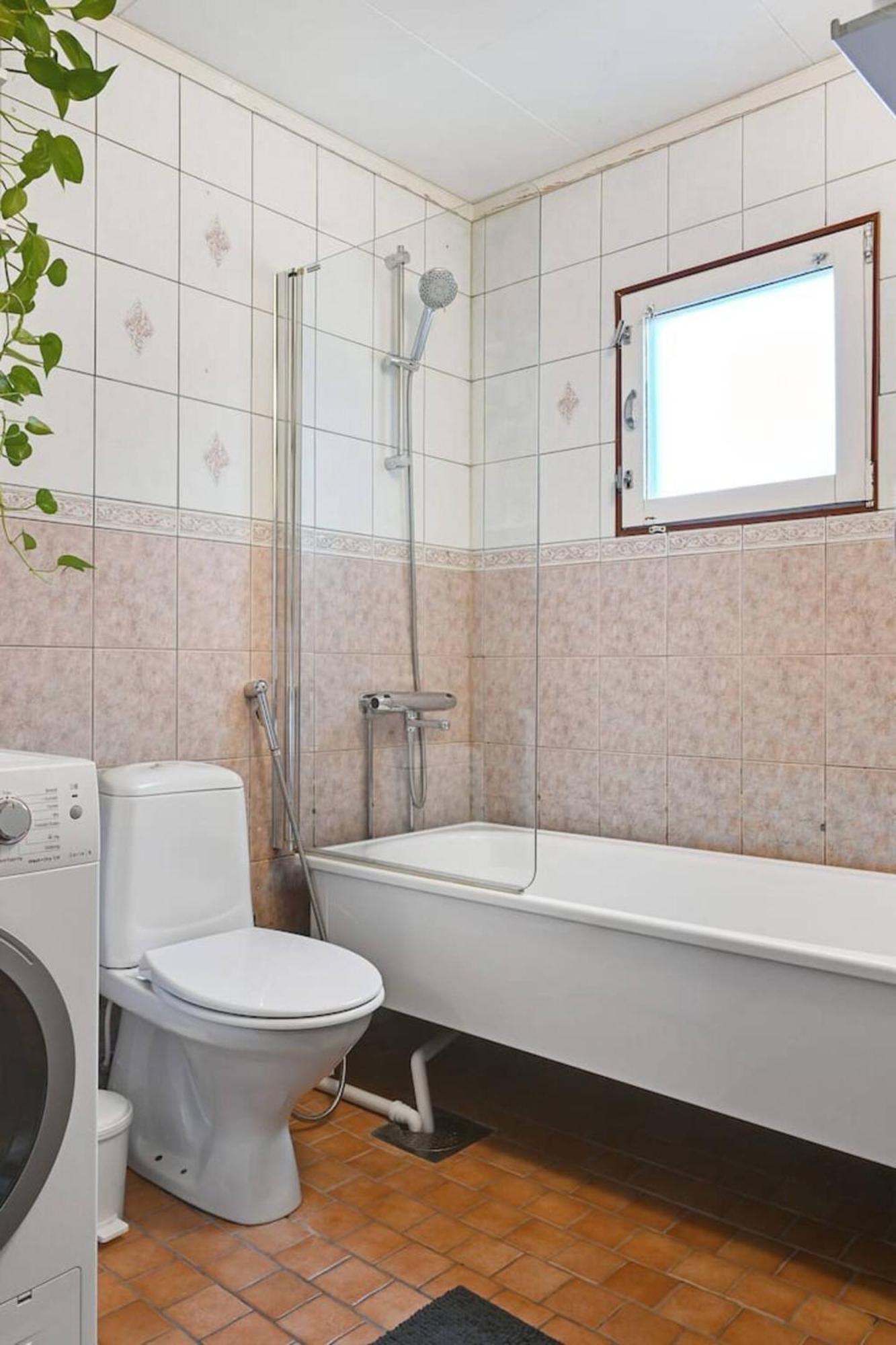 Entire Modern In Kista - Suitable For Four Persons Stockholm