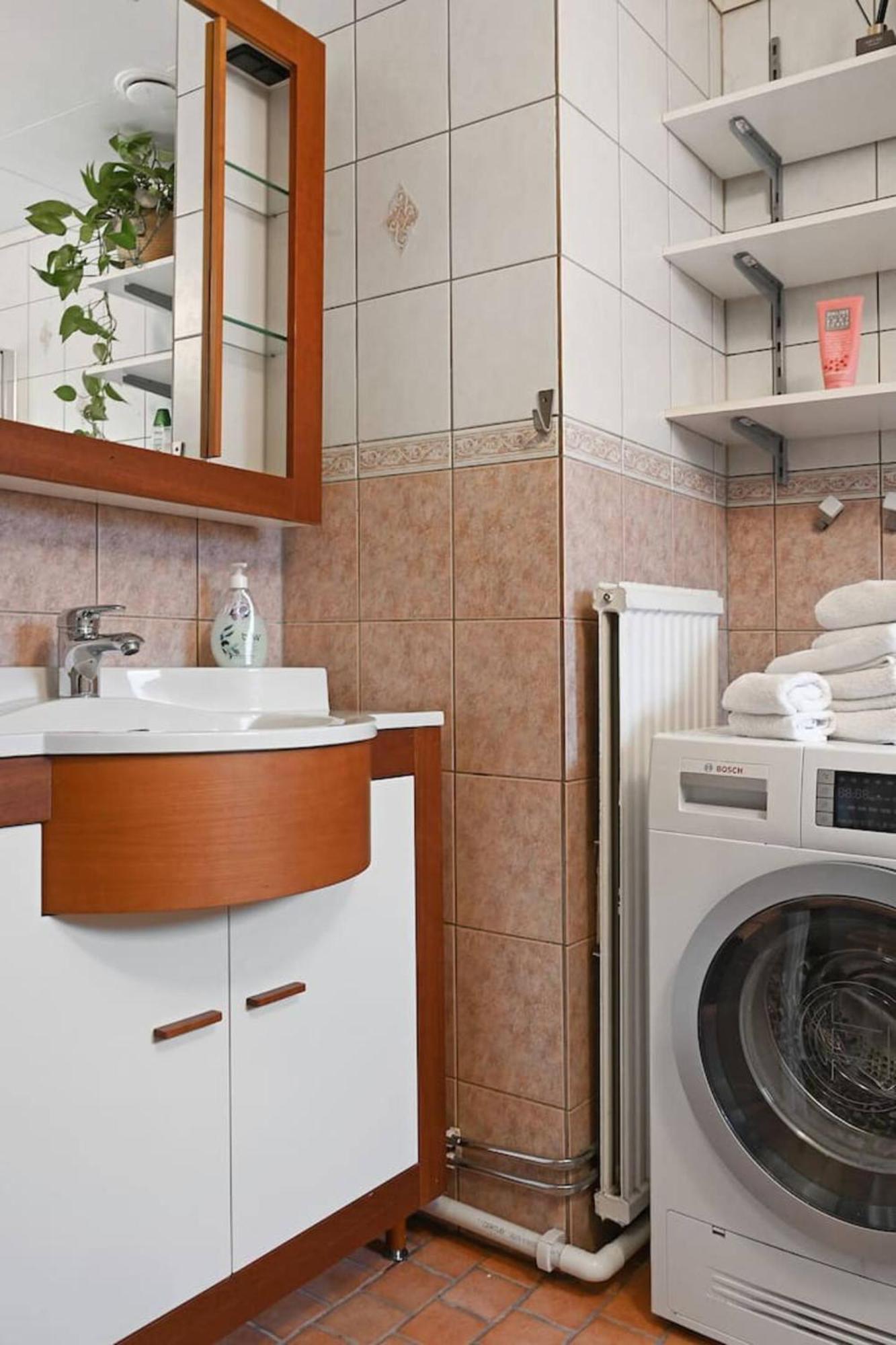 Entire Modern In Kista - Suitable For Four Persons