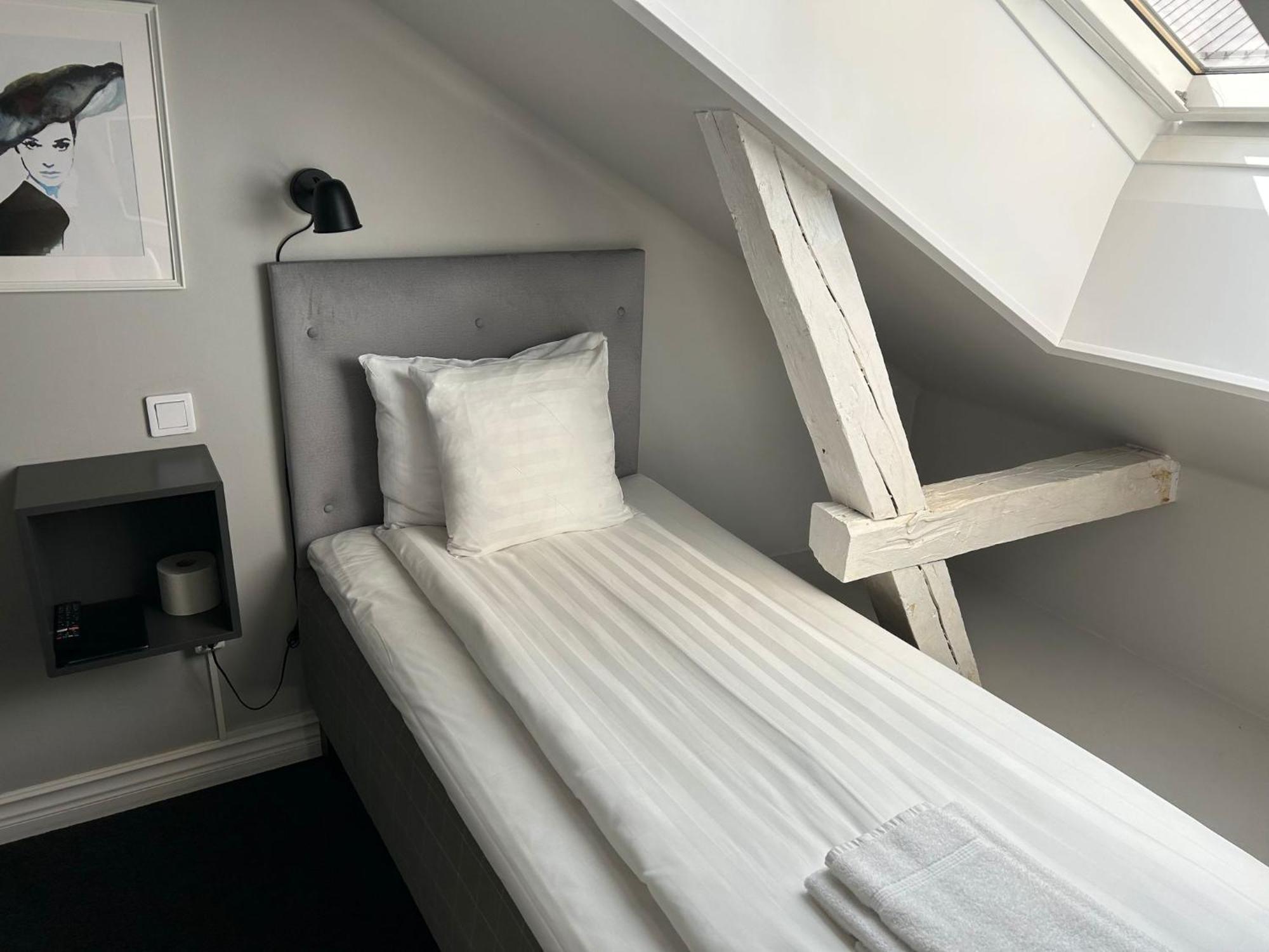 Unique Jungfrugatan Hotel 4*
