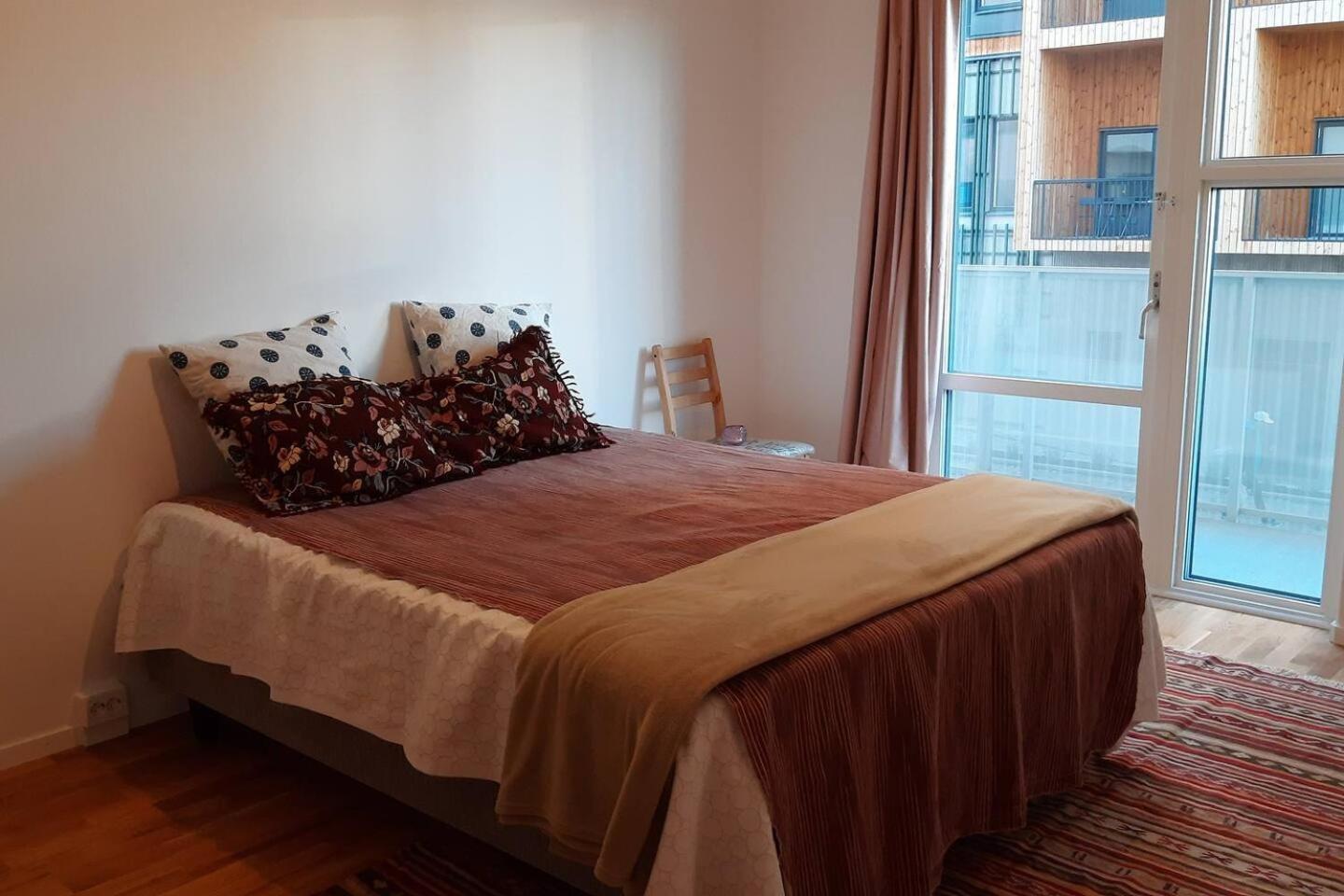 Lovely, Amazing, Modern +balcony +patio Apartment *