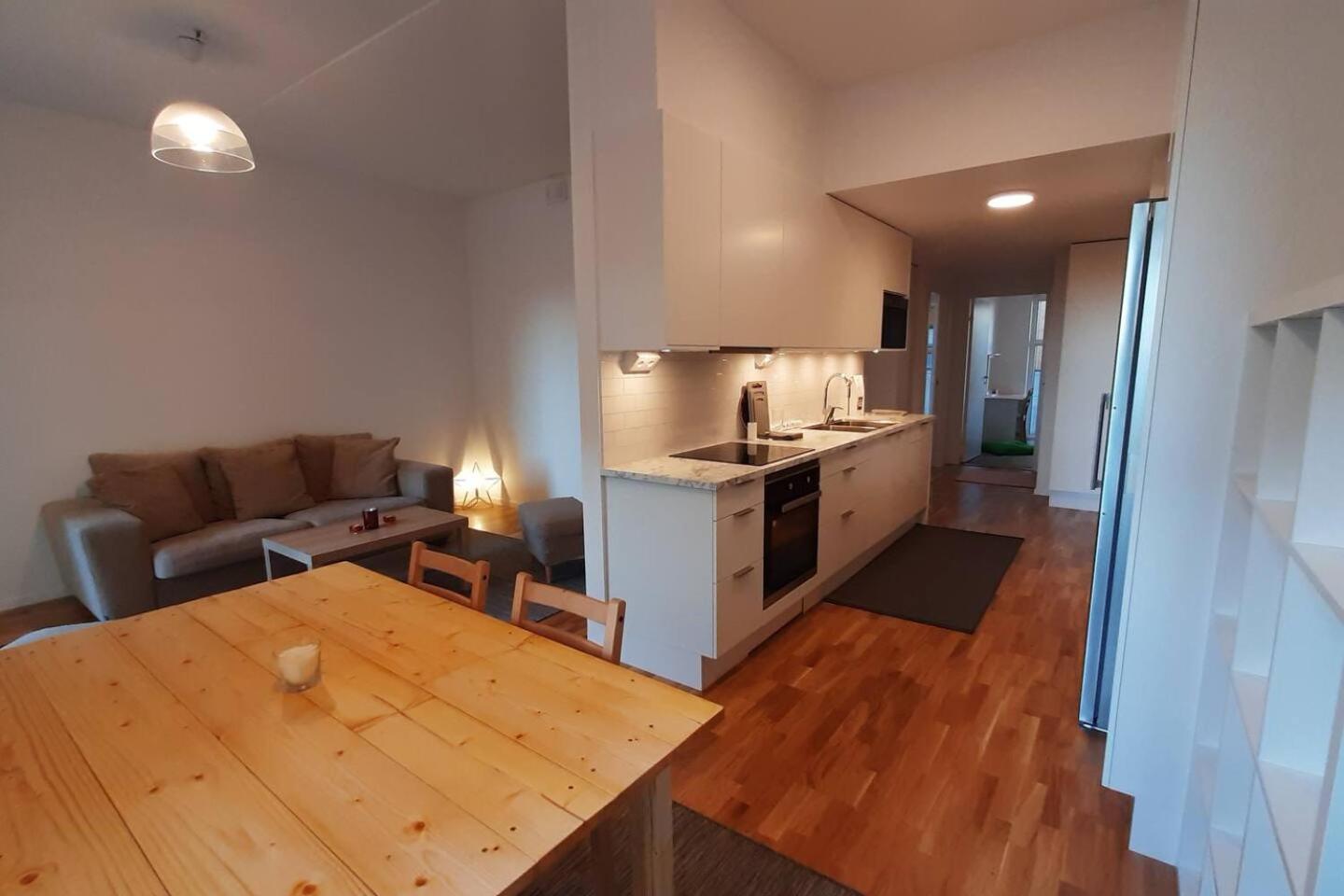 Apartment Lovely, Amazing, Modern +balcony +patio *
