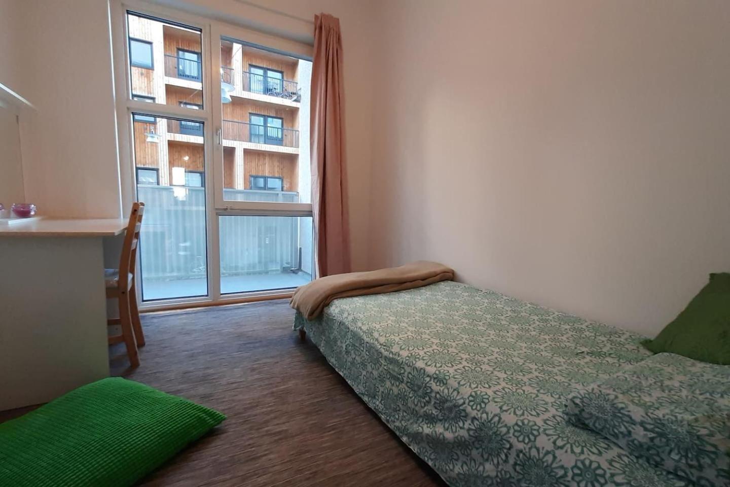 Lovely, Amazing, Modern +balcony +patio Apartment Stockholm