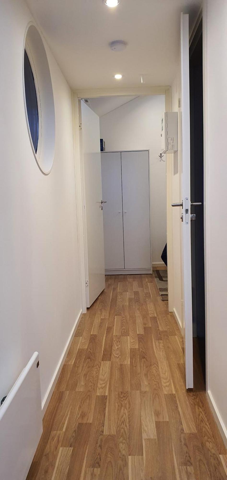 Apartment Smakfullt Attefallshus Med Stort Loft Naera Naturen *