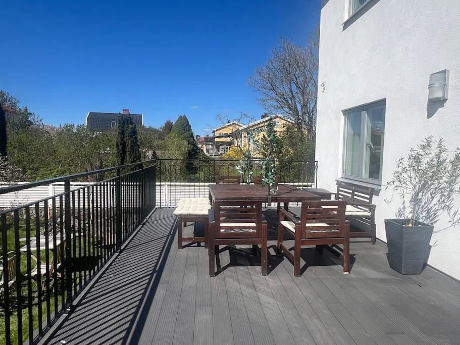 Villa Spacious House Close To Nature And City.