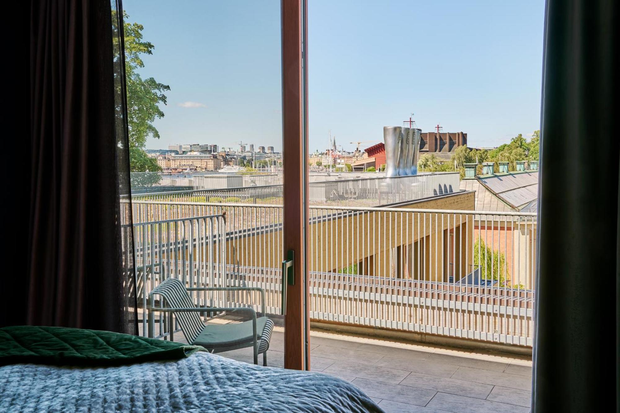 Backstage Hotel 4*