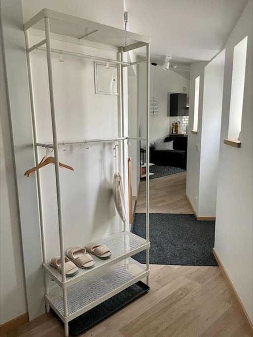 50 M2 Private House Near City, Pool Garden Sauna! Casa de férias *