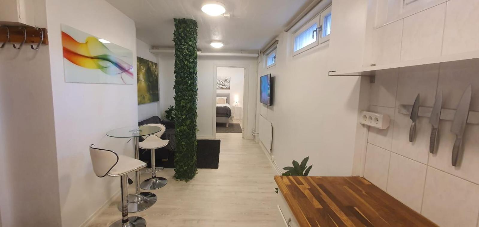 Beautiful Basement Apartment, Very Private And Close To The Metro Apartment Stockholm