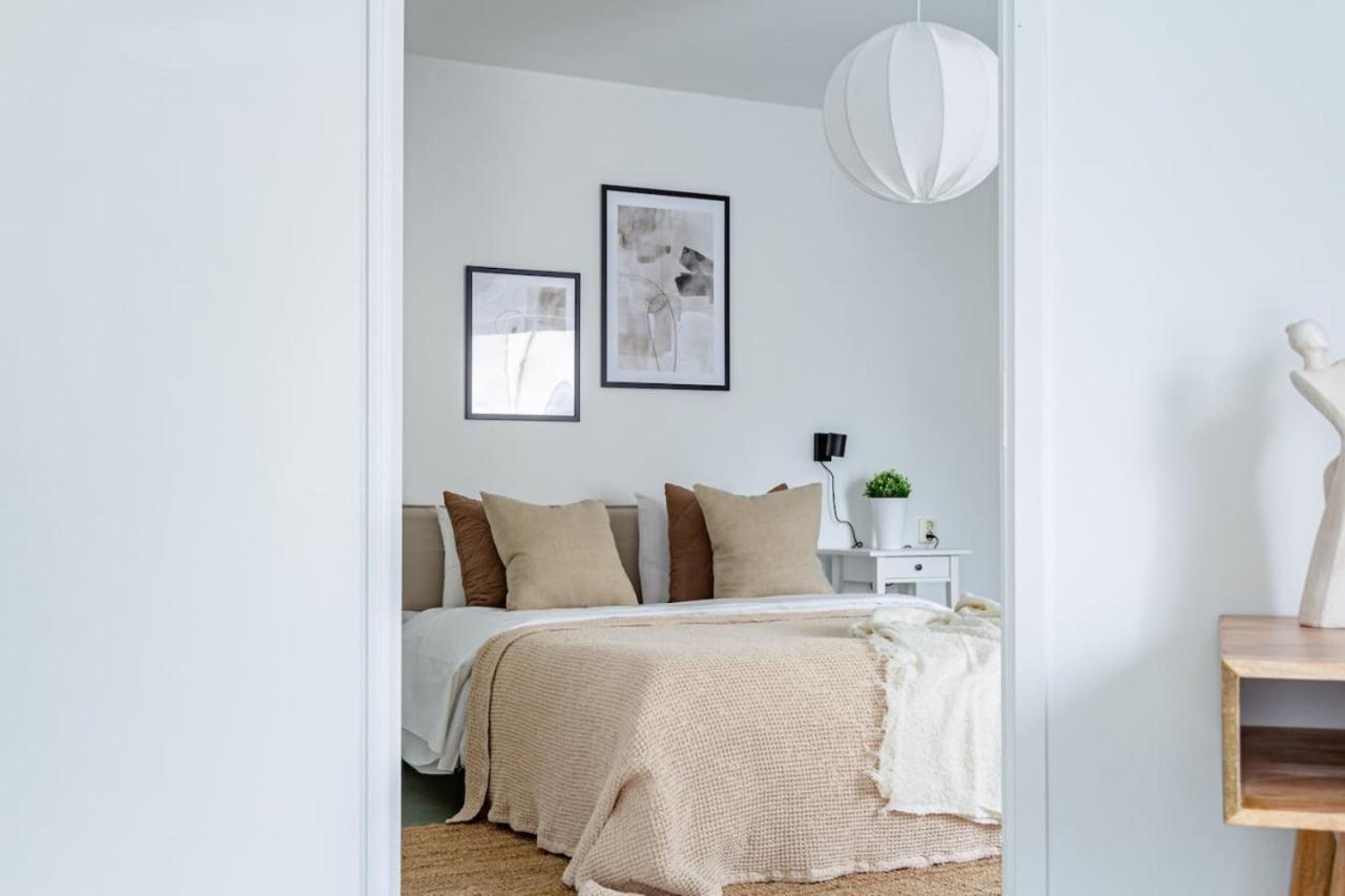 Affordable 2br In Eclectic Sofo - Construction Work Apartment Stockholm