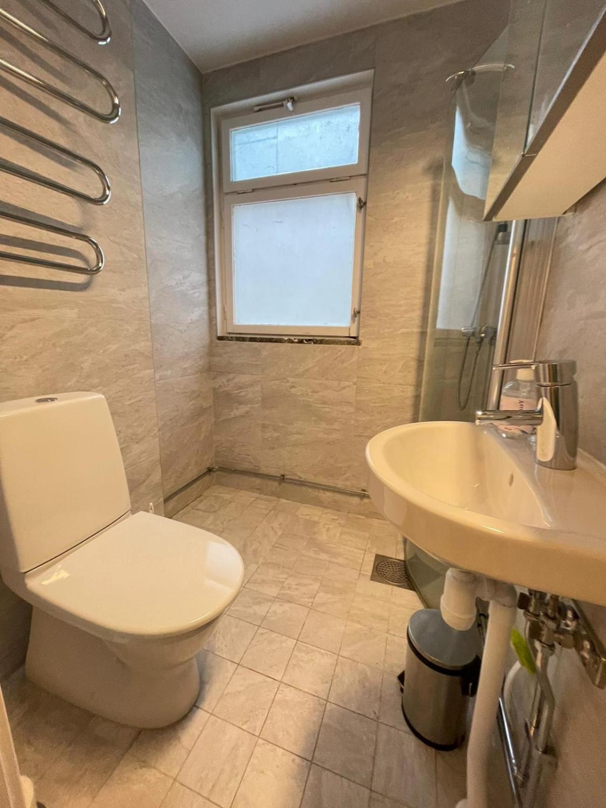 Flatin Erbjuder Laegenheter I Soedra Apartment